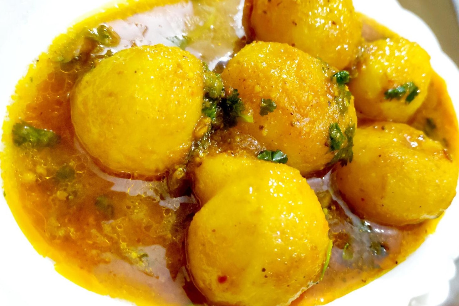 Dum Aloo (Baby Potatoes in Spiced Gravy)